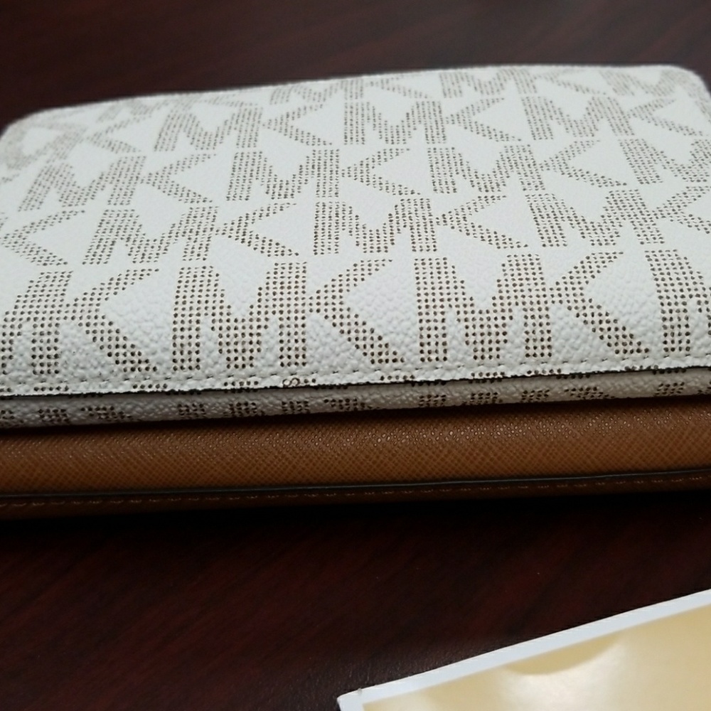 NWT Michael Kors Jet Set Travel Wrislet - Picture 4 of 8